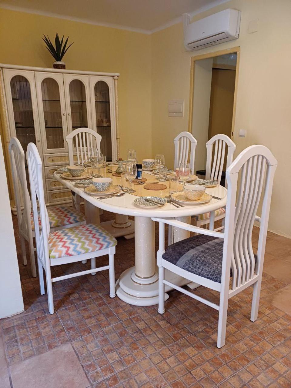 Kitsch Apartment Rasquera Luaran gambar